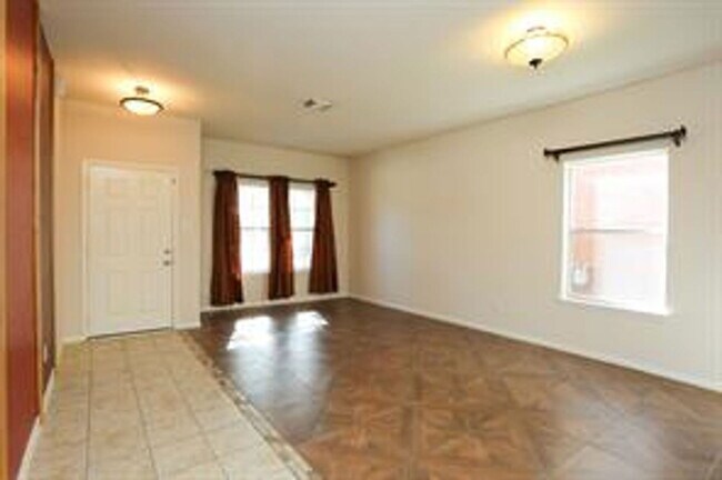 Foto del edificio - 422 New Hope Ln