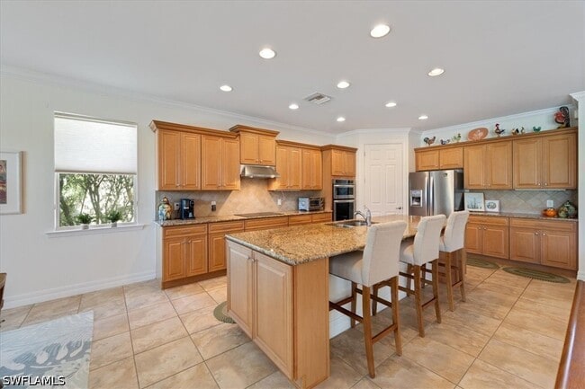 Building Photo - 6140 Victory Dr