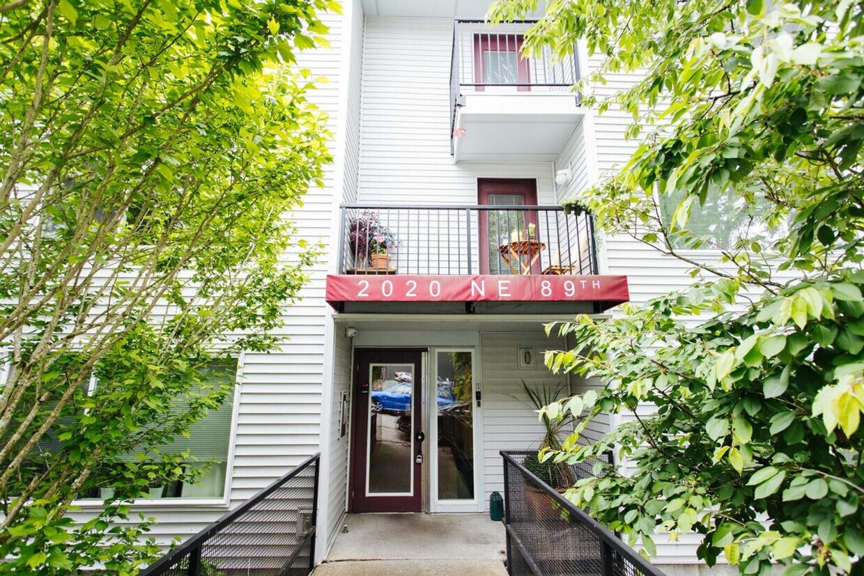 Building Photo - Maple Leaf Residences