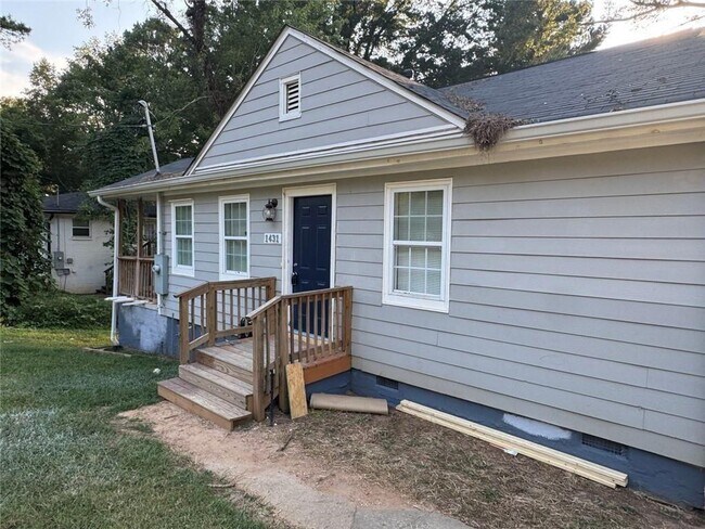 Foto del edificio - 1431 Lorenzo Dr SW