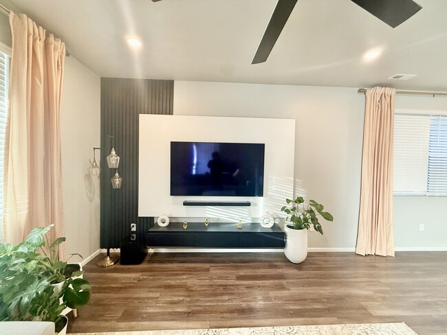 Foto del edificio - 12248 Dairy St