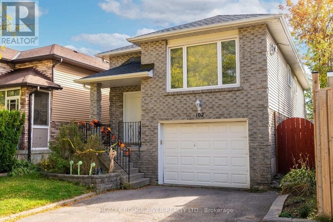 Building Photo - 102 Turnberry Crescent
