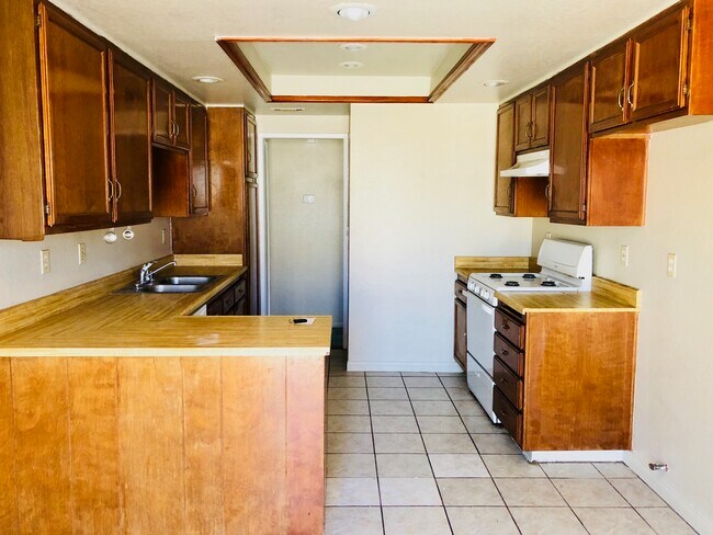 Foto del edificio - 37007 Pond Ave