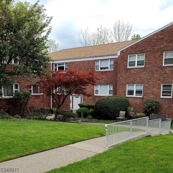 300 Claremont Ave Unit 7, Verona, NJ 07044 Room for Rent in Verona