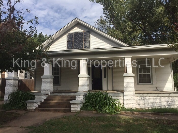 Primary Photo - 637 S Mounds St