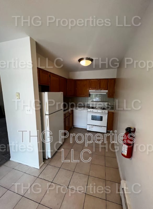 Building Photo - 405 Franklin Turnpike