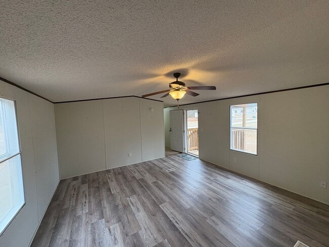 Building Photo - For Rent