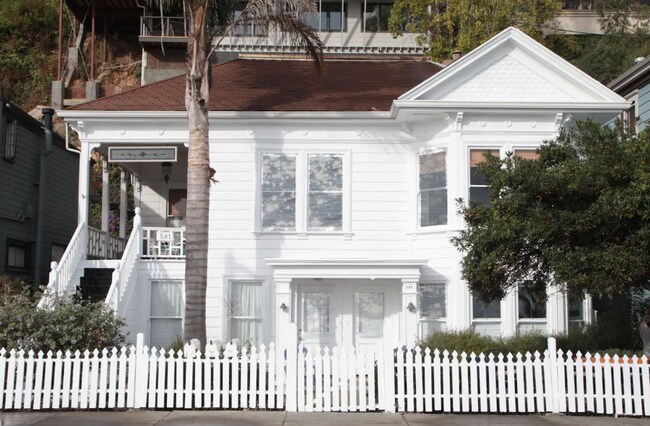 Foto del edificio - BACK ON THE MARKET! Rare historic waterfront home in Sausalito w/bay views, water access, office/...