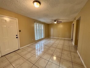 Building Photo - 8712 Wilcrest Dr