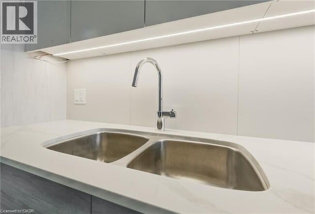 Building Photo - 60 Frederick St