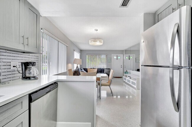 Foto del edificio - 1751 S Ocean Blvd