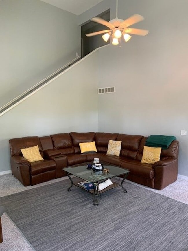 Building Photo - 4 Oak Shadow Dr