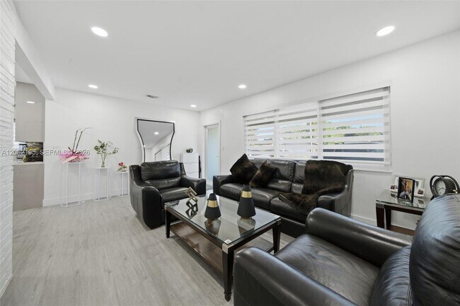 Foto del edificio - 7680 Juniper St