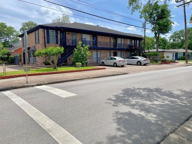 Building Photo - 1500 Woodhead St