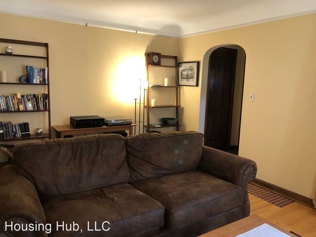 Building Photo - 3 br, 1.5 bath House - 3148 34th Ave S