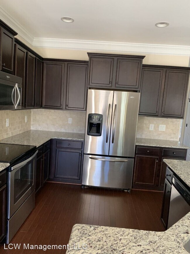 Building Photo - 2 br, 2.5 bath House - 1073 Richmond Park ...