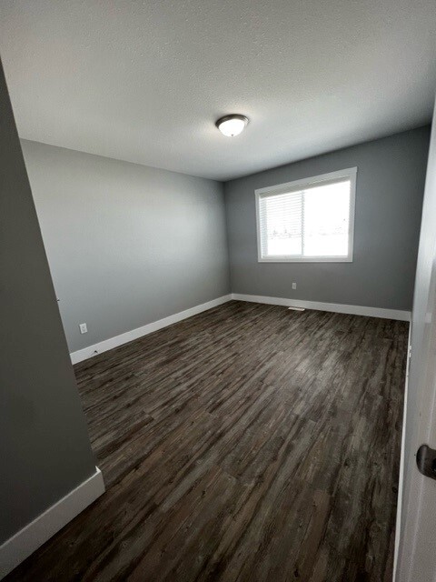 Photo du bâtiment - 8407-881A 81a St