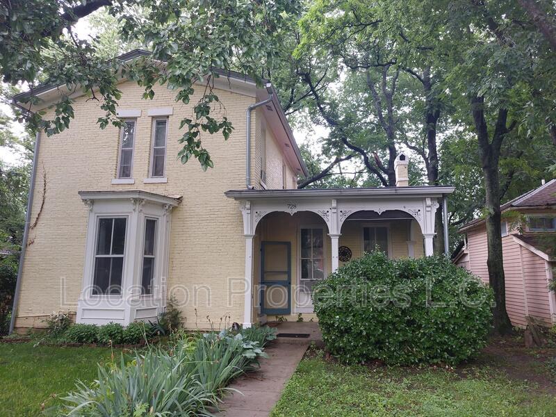 728 Rhode Island St Unit 2, Lawrence, KS 66044 Condo for Rent in