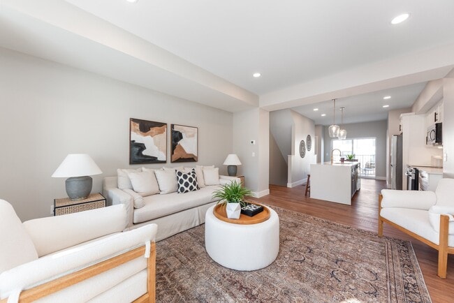 Building Photo - 4488 Butterfield Pl
