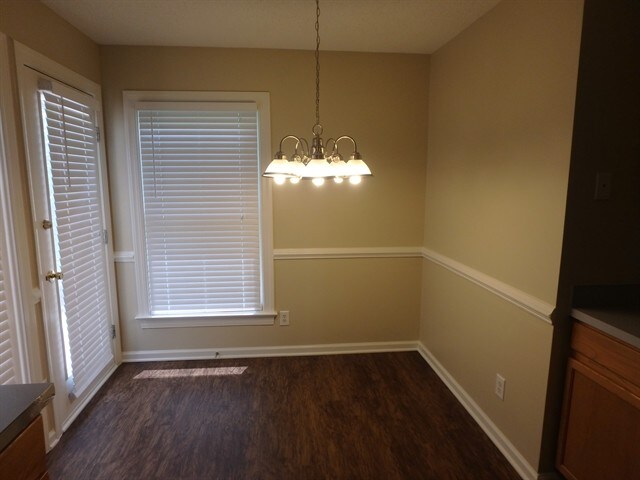 Foto del edificio - 1113 Alderleaf Drive