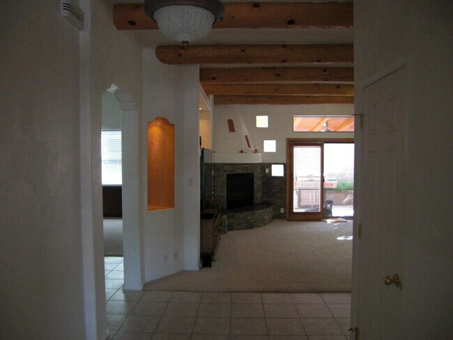 Foto del edificio - 8008 Lava Reach Ave NW