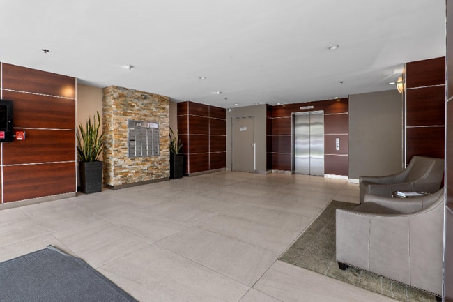 Building Photo - 1617 S Beverly Glen Blvd