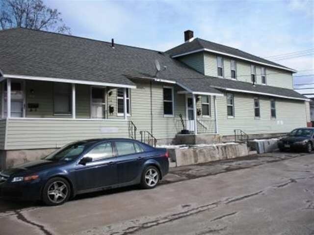 Building Photo - 2711 Broadway