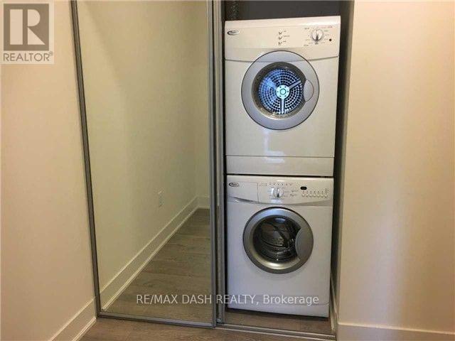 Building Photo - 30 Roehampton Ave