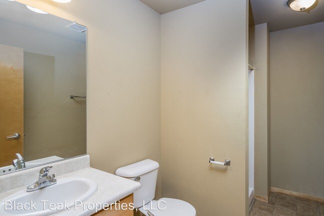 Building Photo - 75 Dawes St