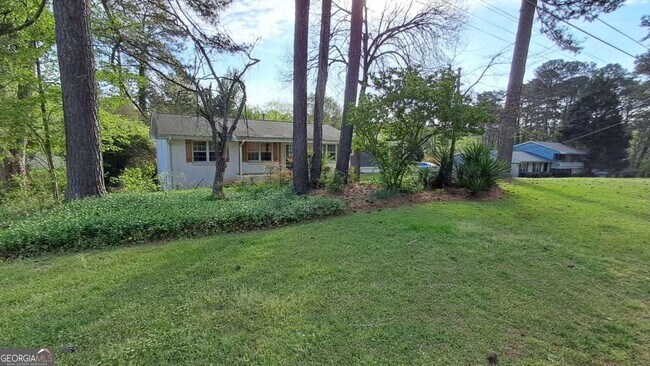 Foto del edificio - 490 Village Green Ct SW