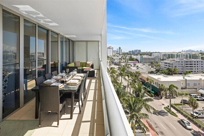 Foto del edificio - 6799 Collins Ave