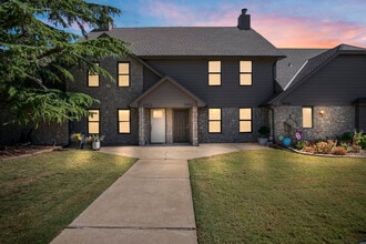 Building Photo - 11912 Shady Trail Ln