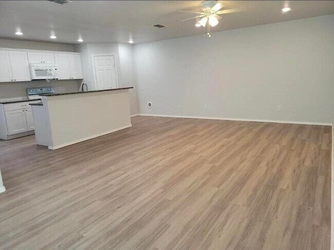 Foto del edificio - 5524 Jarvis St