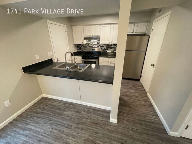 Foto del edificio - 1741 Park Village Dr