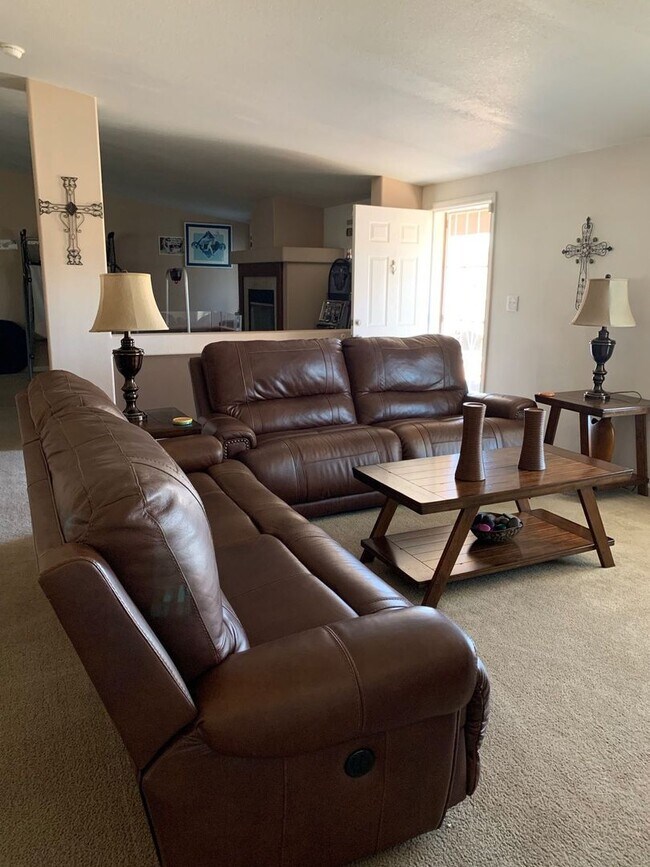Foto del edificio - WINTER RENTAL -- 3 Bedroom 2 Bath Home