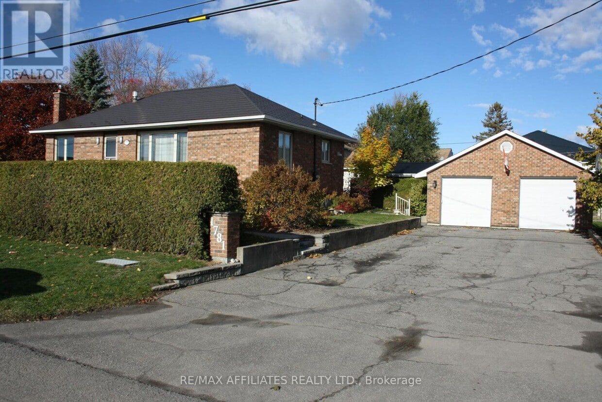 Primary Photo - 1781 Queensdale Ave