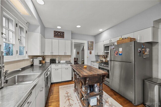 Foto del edificio - 736 Lafayette Ave