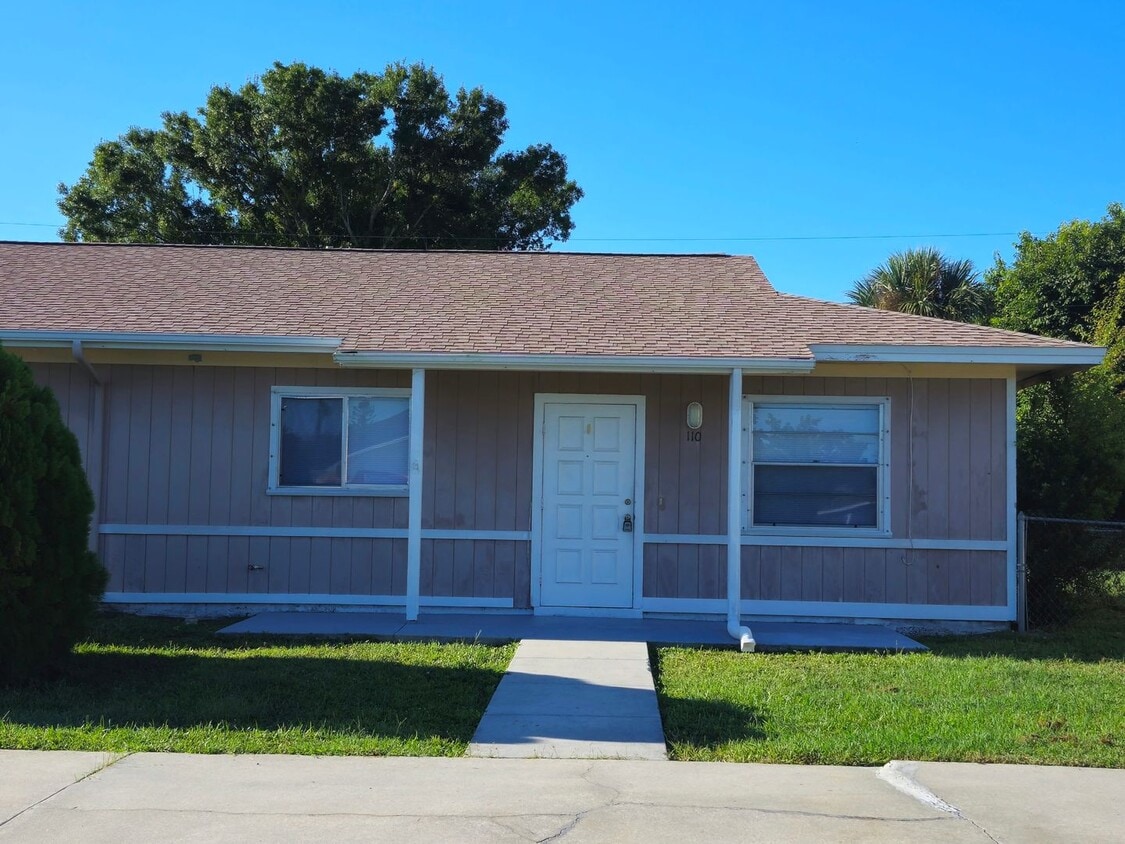 Primary Photo - Very Cozy 2 Bedroom 1 Bath with Water incl...
