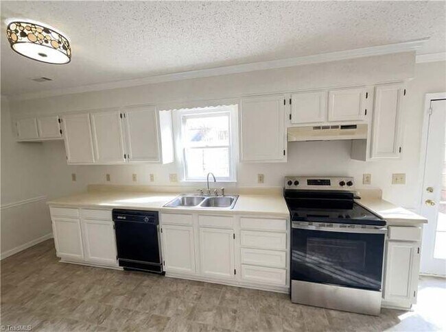 Foto del edificio - 119 Edgedale Ct