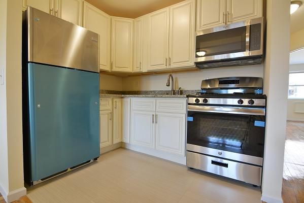Foto principal - 637 Livonia Ave