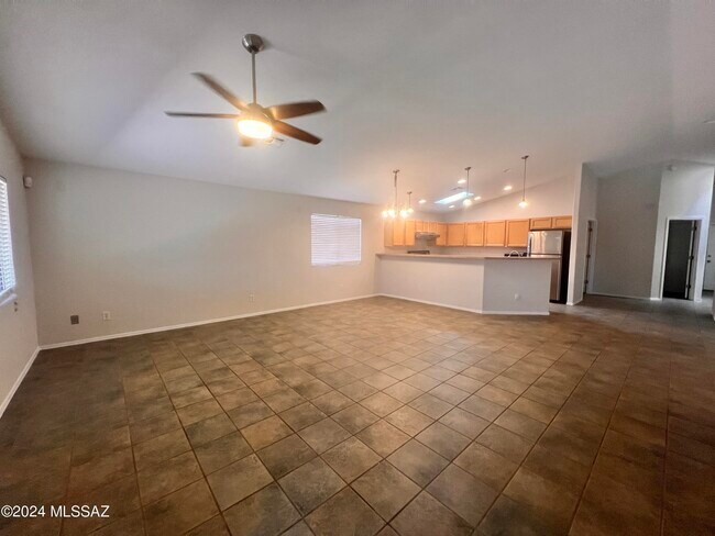 Foto del edificio - 2875 W Simplicity Dr