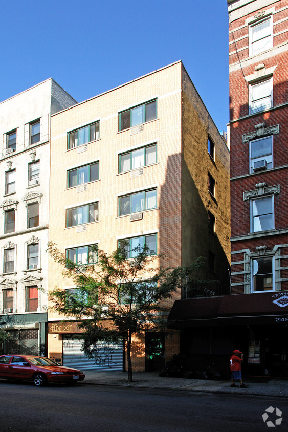 Building Photo - 247 Eldridge St