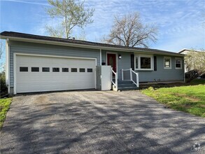 Building Photo - 126 Belleview Dr