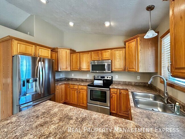 Foto del edificio - 7636 S Rose Crest Ct