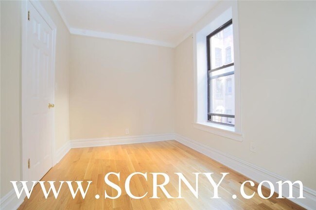Building Photo - 515 Seminary Row