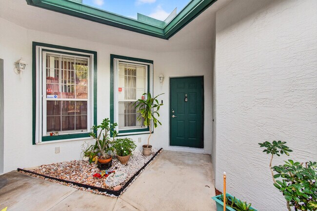 Building Photo - 3162 Via Poinciana