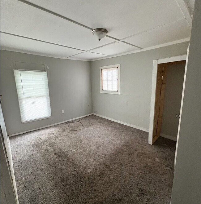 Building Photo - Charming Renovated 6-Bedroom Single-Family Home in Montgomery, AL