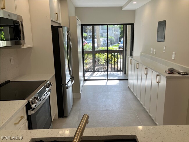 Building Photo - 1826 Kings Lake Blvd