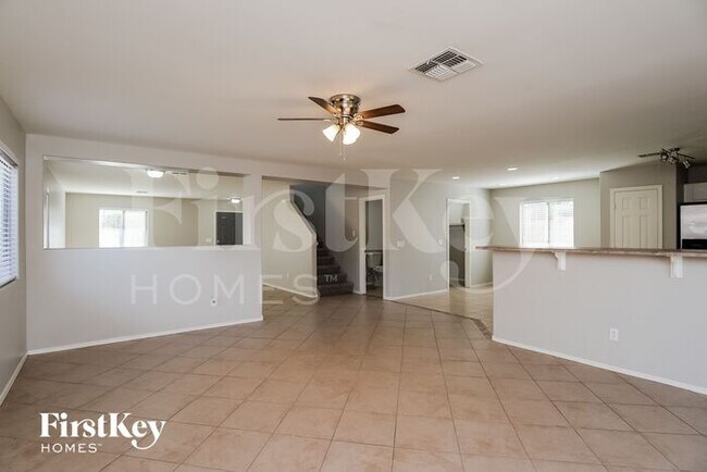 Foto del edificio - 2374 E Meadow Chase Dr