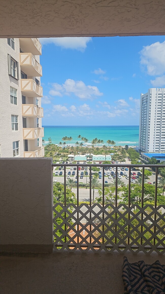 Foto del edificio - 1865 S Ocean Dr